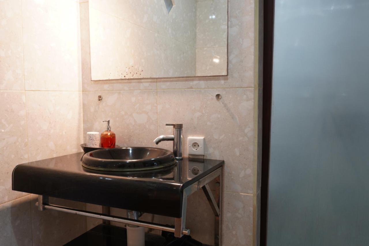 Puri Bisma - 4 Bedroom Private - 10 Min Walking To Center Gasthof