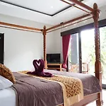 Puri Bisma Ubud - 4 Bedroom Private Villa - 10 Min Walking To Ubud Center